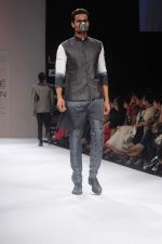 Model walk the ramp for Abhishek Dutta Shinde show at Lakme Fashion Week Day 4 on 6th Aug 2012 (29681082).JPG